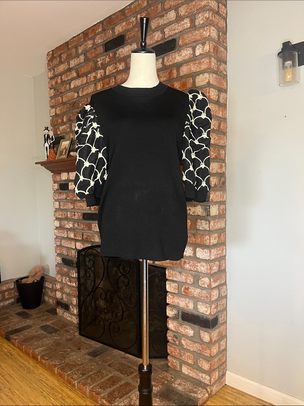 Gracia Black Knit Top with White Chain-Print Puff Sleeves